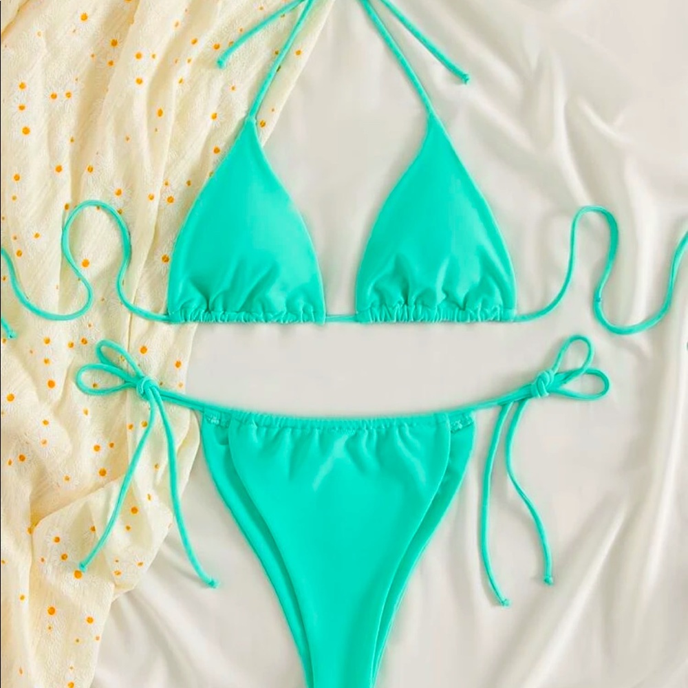 Triangle thong binkini